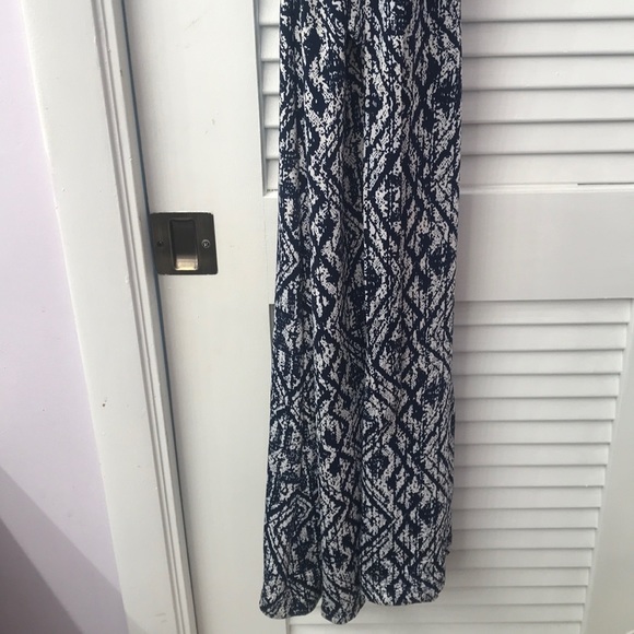 Dress - Picture 2 of 6